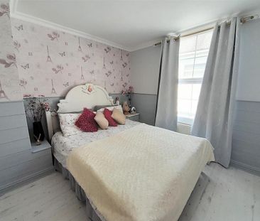 2 bedroom semi-detached house to rent - Photo 5