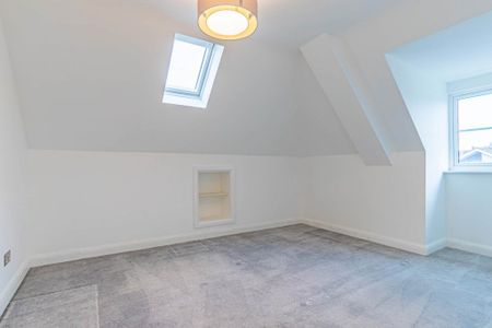 2 bed Flat for rent - Photo 4