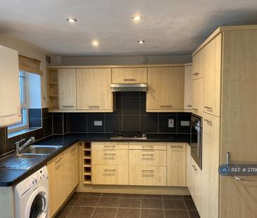 3 bedroom semi-detached house to rent - Photo 2