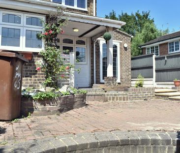 3 bedroom end of terrace house to rent - Photo 6