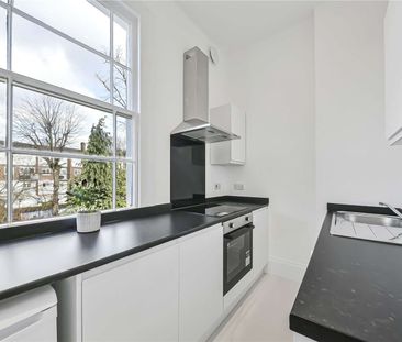 Newly renovated two bedroom set on first floor of a period conversion - Photo 1