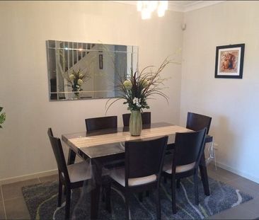 Well Presented Two Storey Terrace - Photo 2