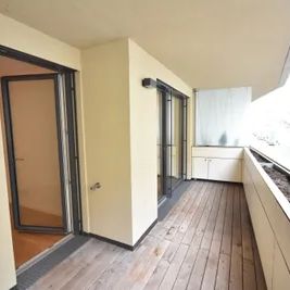 Moderne 2-Zimmer-Wohnung mit Loggia in Augartennähe - Photo 2