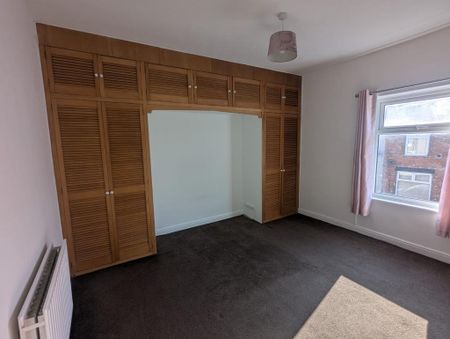 2 bedroom terraced house to rent - Photo 3