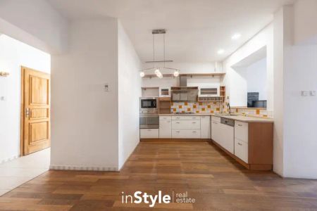 Pronájem přízemního bytu 3+1 v centru Uherského Hradiště, ulice Dlouhá - Фото 4