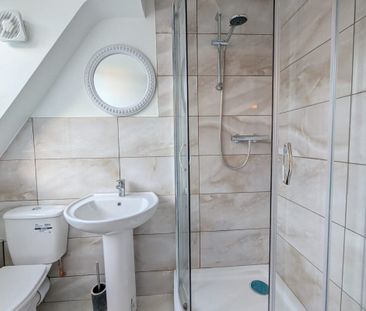 St. Giles Street - Photo 2