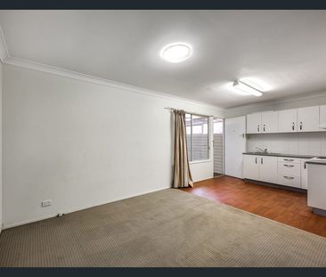 Low-Maintenance Living in a Small, Quiet Complex - Photo 4