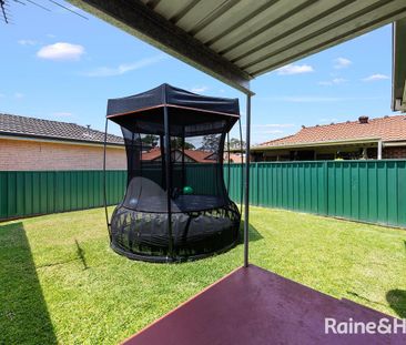 BEAUTIFUL VILLA IN THE HEART OF INGLEBURN READY TO BE YOURS! - Photo 5