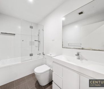 Bright and Spacious Unit - Available Now! - Photo 4