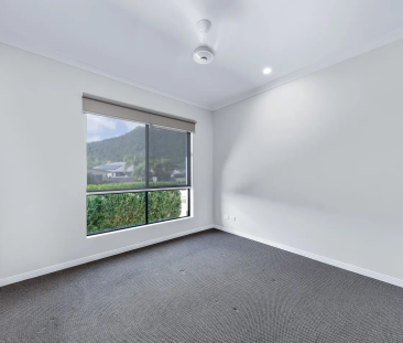 Modern Family Living in the Heart of the Whitsundays - Photo 4