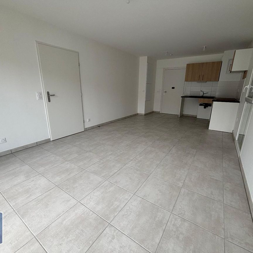 Location Appartement 2 pièces 45m² ST JEAN D ILLAC 33127 - Photo 1