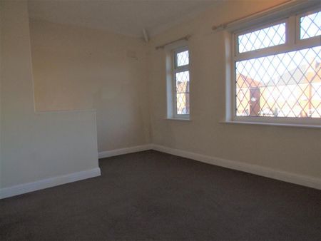 2 bedroom semi-detached house to rent - Photo 4