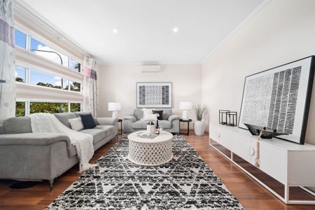4 BEDROOM FAMILY HOME - Photo 3