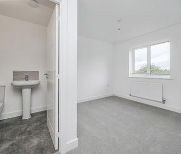 3 bedroom semi-detached house to rent - Photo 2