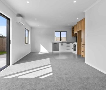 Sunny modern home - Photo 1