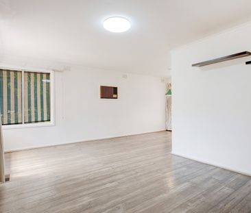 Comfortable Family Home with Solar Power - Photo 6