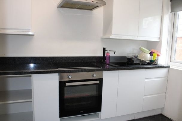 Romsey - Photo 1