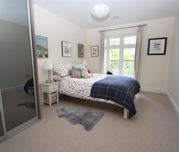 Queens Road, High Wycombe - Photo 3