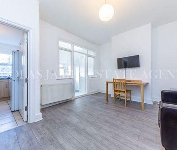 4 bedroom terraced house to rent - Photo 1