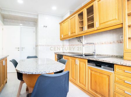 Sacavém e Prior Velho, Lisbon - Photo 3