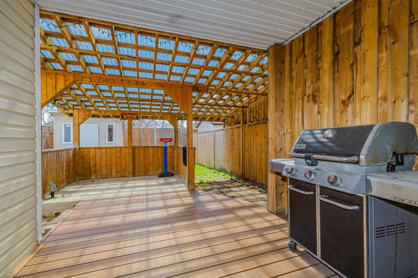 For Lease - 1566 Lisbon Street Unit# Unit B, Orleans - Cumberland and Area, Ontario - Photo 1