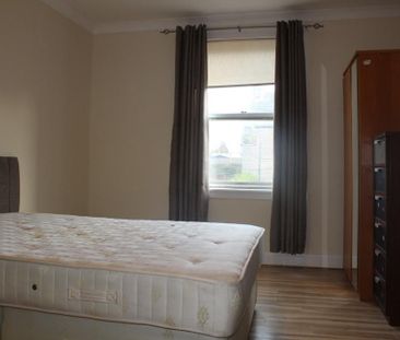 3 bedroom flat to rent - Photo 6