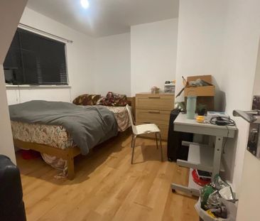 1 bedroom in a house share to rent - Photo 6