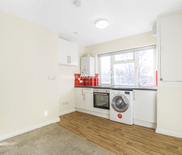 Albany Road, London, E10 - Photo 4