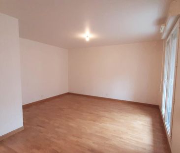 location Appartement T2 DE 48.2m² À RIS ORANGIS - Photo 3