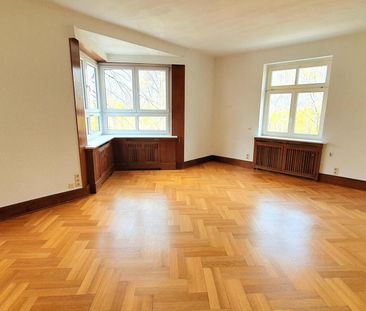 Exklusive 5-Zimmer-Wohnung in schöner Villa. Mit eigenem Gartenbere... - Photo 3