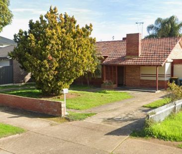 Available 6 Months - Great Location - Photo 3