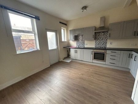 Enfield Road, Blackpool, FY1 - Photo 2