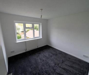 4 bedroom detached house to rent - Photo 4