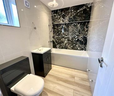 4 bedroom chalet to rent - Photo 4