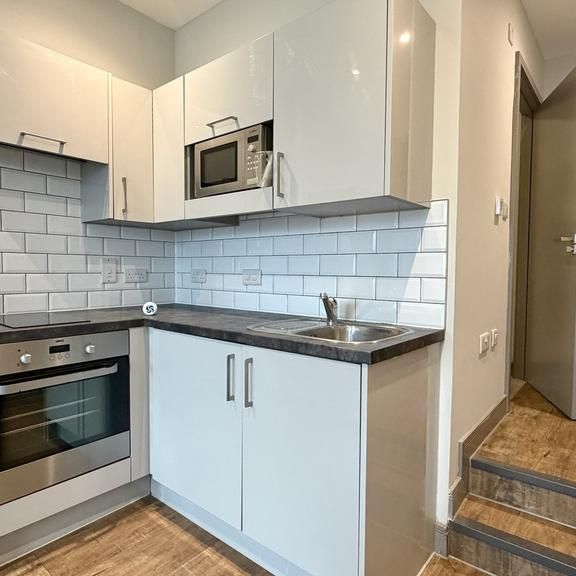 Studio to rent - Photo 1