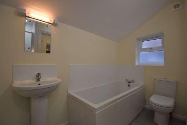 St Georges Road, Aldershot, Hampshire, GU12 - Photo 1