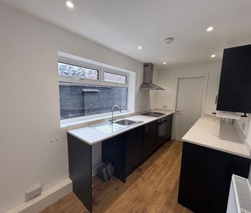 2 bedroom terraced house to rent - Photo 4