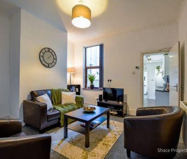 4 bedroom flat to rent - Photo 1