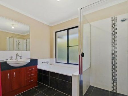 37 Mountain View Crest, Mount Nathan QLD 4211 - House For Rent | Domain - Photo 2