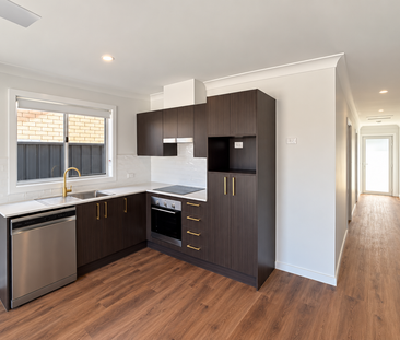 BRAND NEW 2-BEDROOM GRANNY FLAT - MODERN, STYLISH & CONVENIENT - Photo 4