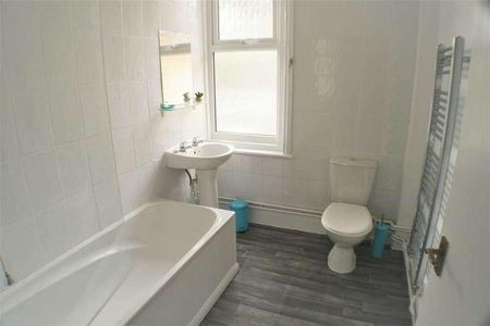 Elmcroft, Lansdowne Road, BN11 - Photo 4