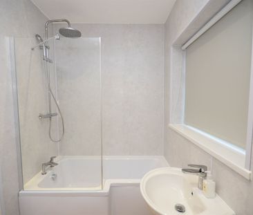 2 bed flat to rent in Osborne Avenue, South Shields, NE33 - Photo 2