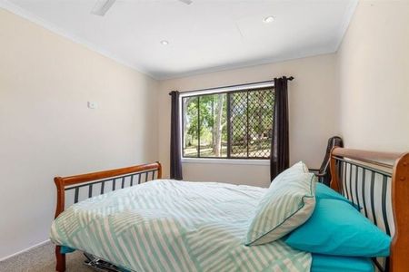 Dual Homes on Expansive Munruben Property - Photo 3