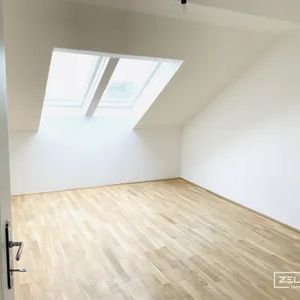 lichtdurchflutetes Dachgeschoss mit Charme und Freifläche | ZELLMANN IMMOBILIEN - Photo 2