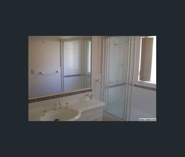 Neat unit in sought after Location! - Photo 5