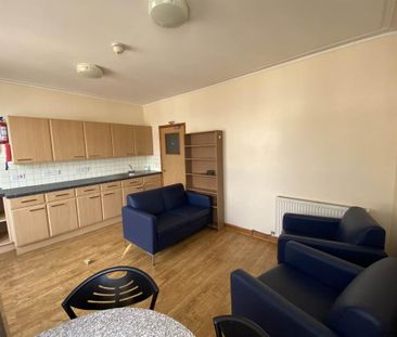 5 bedroom maisonette to rent - Photo 1