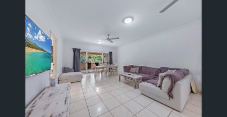 Baybreeze Apartment – Modern Coastal Living - Photo 2