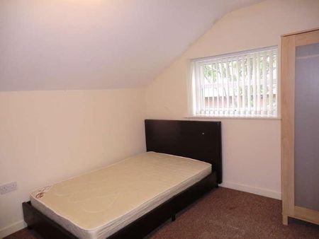 Top Floor Ensuite Room Near Coventry Train Station, CV1 - Photo 2