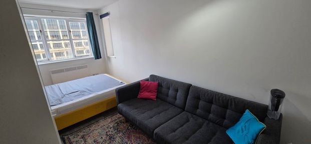 Room in a Shared Flat, Mudchute Station, E14 - Photo 1