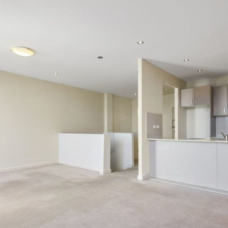 Modern 2 bedroom split level unit - Photo 1